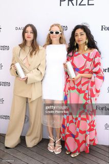 Diane Kruger feet photo thumbnail