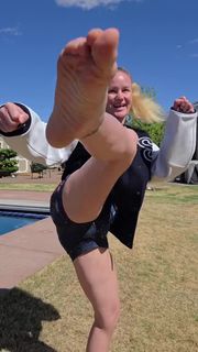 Valentina Shevchenko feet photo thumbnail