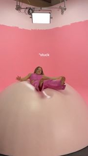 Sydney Sweeney feet photo thumbnail