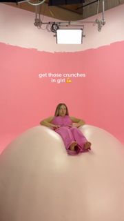 Sydney Sweeney feet photo thumbnail