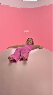 Sydney Sweeney feet photo thumbnail