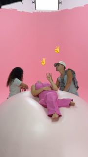 Sydney Sweeney feet photo thumbnail