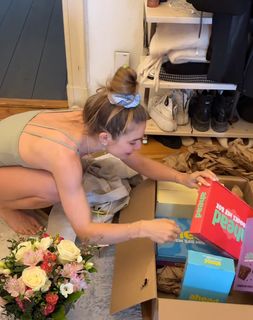 Lola Weippert feet photo thumbnail