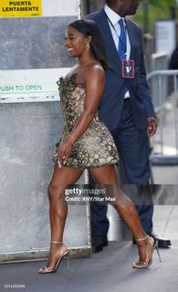 Simone Biles feet photo thumbnail