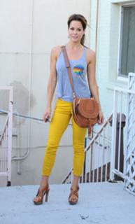 Brooke Burke feet photo thumbnail