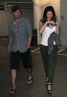 Kate Beckinsale feet photo thumbnail