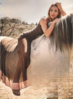Elsa Pataky feet photo thumbnail