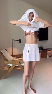 Jamie Chung feet photo thumbnail