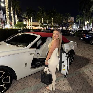 Amanda Saccomanno feet photo thumbnail