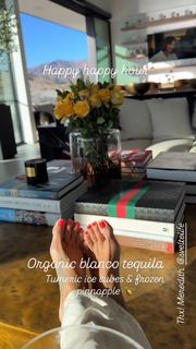 Brooke Burke feet photo thumbnail
