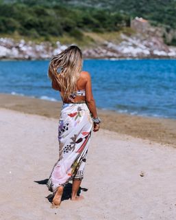 Athina Oikonomakou feet photo thumbnail
