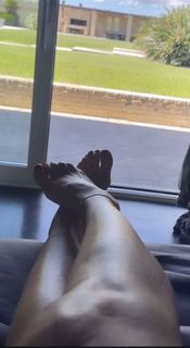 Ilary Blasi feet photo 3