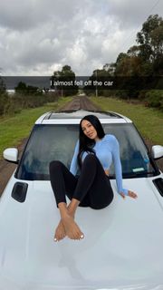 Scarlet Vas feet photo thumbnail