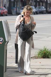 Ali Larter feet photo thumbnail