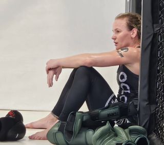 Valentina Shevchenko feet photo thumbnail