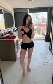 Demi Lovato feet photo 5