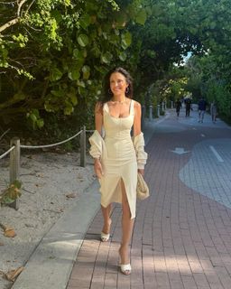 Bethenny Frankel feet photo thumbnail