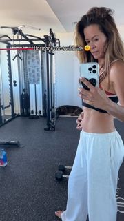 Brooke Burke feet photo thumbnail