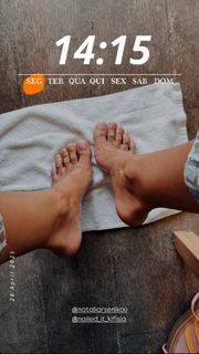 Athina Oikonomakou feet photo thumbnail