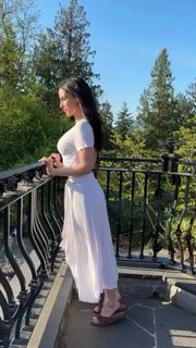 Jessica Lowndes feet photo thumbnail