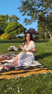 Jessica Lowndes feet photo thumbnail