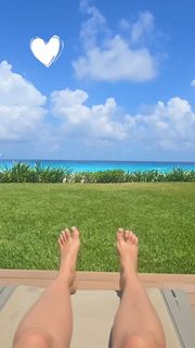 Lívia Andrade feet photo 3