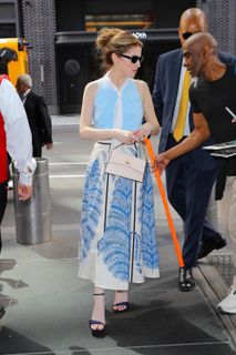 Anna Kendrick feet photo thumbnail