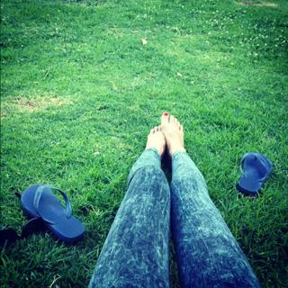 Rosa Salazar feet photo 2