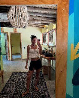 Zaira Nara feet photo thumbnail