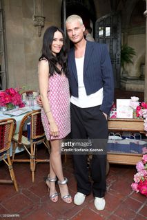Abigail Spencer feet photo thumbnail