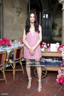 Abigail Spencer feet photo thumbnail