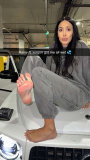 Scarlet Vas feet photo thumbnail