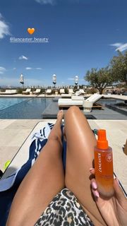 Athina Oikonomakou feet photo thumbnail