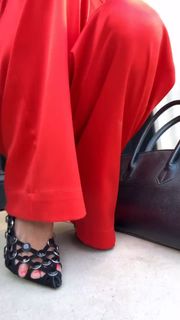 Brooke Burke feet photo thumbnail