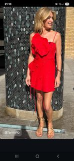 Cat Deeley feet photo thumbnail