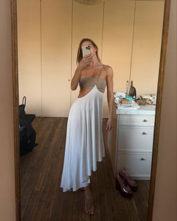 Rosie Huntington-Whiteley feet photo thumbnail