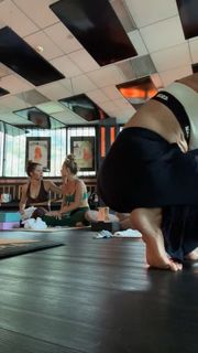 Brooke Burke feet photo thumbnail