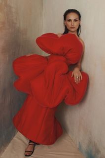 Natalie Portman feet photo thumbnail