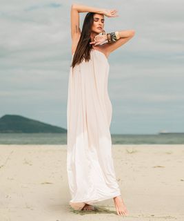 Deborah Secco feet photo thumbnail