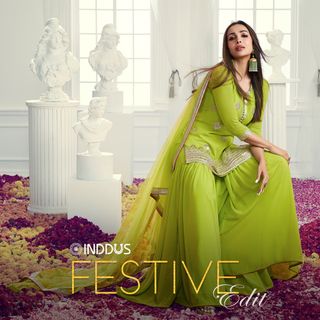 Malaika Arora feet photo thumbnail
