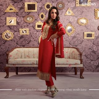 Malaika Arora feet photo thumbnail