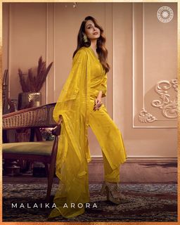 Malaika Arora feet photo thumbnail