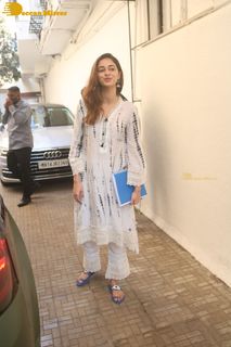 Ananya Pandey feet photo thumbnail