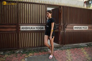 Ananya Pandey feet photo thumbnail