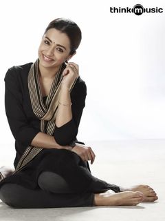 Trisha Krishnan feet photo thumbnail