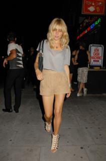 Sienna Miller feet photo thumbnail