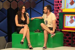 Dulce María feet photo thumbnail