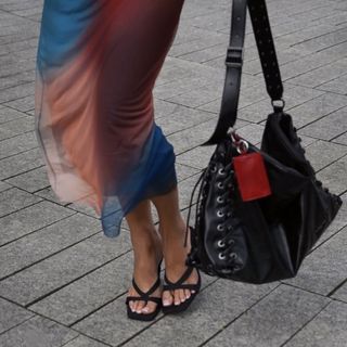 Karolina Pisarek feet photo thumbnail