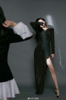 Mi Yang feet photo thumbnail