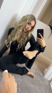 Scarlet Vas feet photo thumbnail